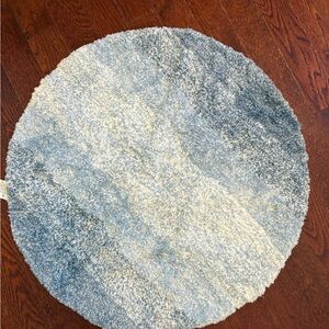 Round Blue and Cream Shag Rug